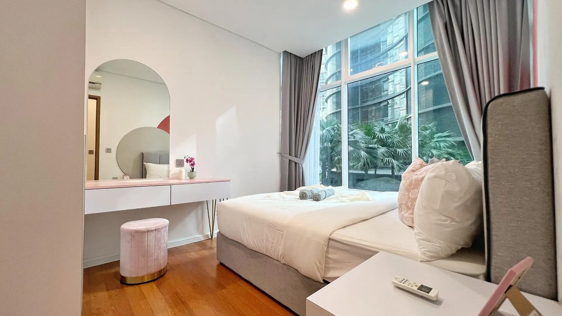 Apartment Sky Suites Blush 3Br Suite At Klcc Kuala Lumpur