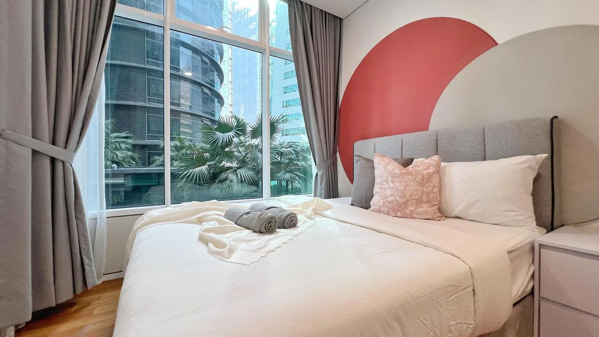 Sky Suites Blush 3Br Suite At Klcc Kuala Lumpur 0*,