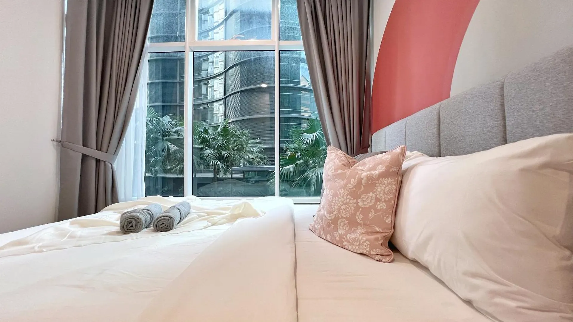 Sky Suites Blush 3Br Suite At Klcc Kuala Lumpur Apartment